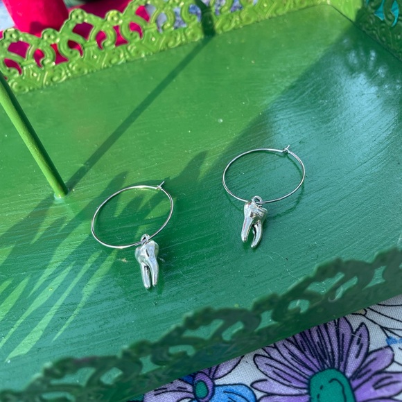 ⚪️🦷 Tooth Hoops 🦷⚪️ - Picture 2 of 3